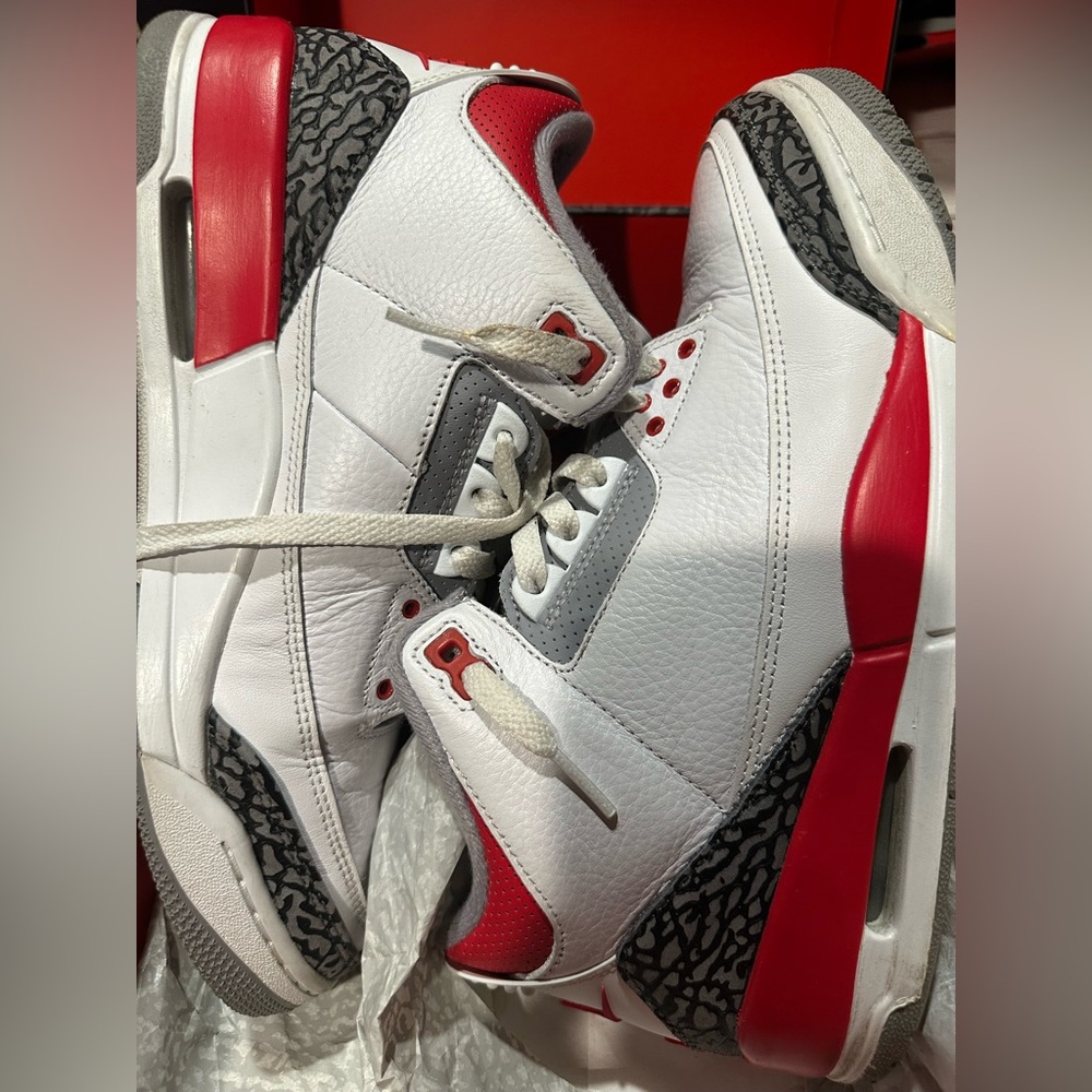 Air Jordan 3 Retro 'Fire Red' 2022
Size 9.5
Release: 09-10-2022
SKU: DN3707 160